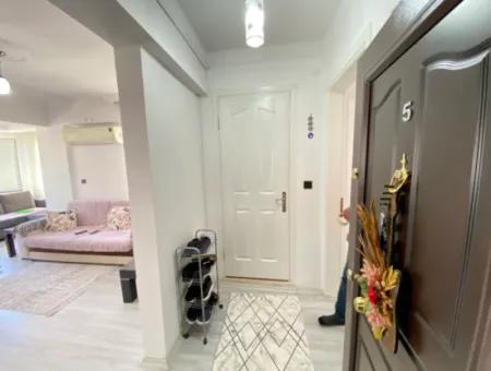 Ürkmez De Merkezde Denize 350M Geniş Ferah Yapılı Satılık 2+1 Daire
