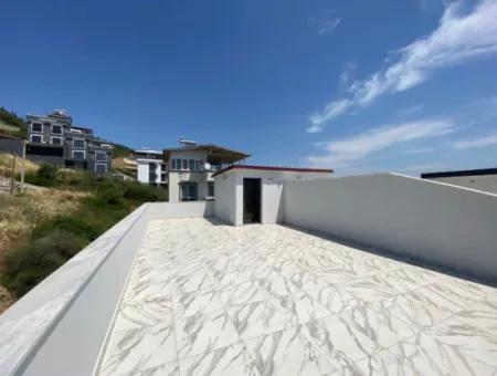 Seferihisar Doğanbey De Full Deniz Üç Tarafı Bahçe Satılık 3+1 Villa