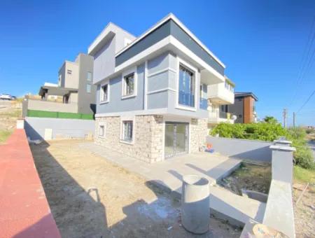 Doğanbey De Tek Mustakil Otoparklı Ultra Lüx Satılık 4+1 Villa