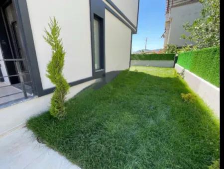 Seferihisar Doğanbey Merkez'de 200M2 Arsa İçin'de Müstakil Sıfır Satılık 3+1 Dubleks Villa