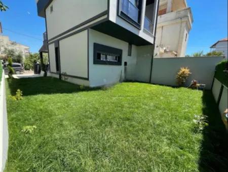 Seferihisar Doğanbey Merkez'de 200M2 Arsa İçin'de Müstakil Sıfır Satılık 3+1 Dubleks Villa