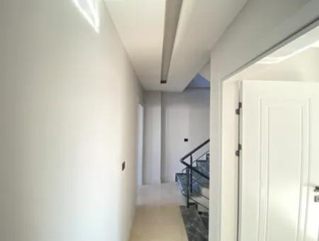 Seferihisar Doğanbey Merkez'de 200M2 Arsa İçin'de Müstakil Sıfır Satılık 3+1 Dubleks Villa