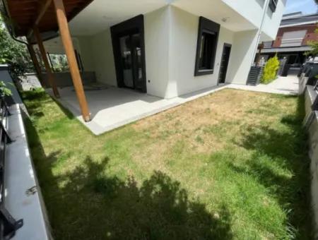 Doğanbey De Deniz Cok Yakın Mustakil Bahçeli Satılık 4+1 Villa