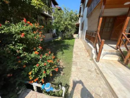 Seferihisar Ürkmezde Deniz Tarafınde Satılık 3+1 Villa