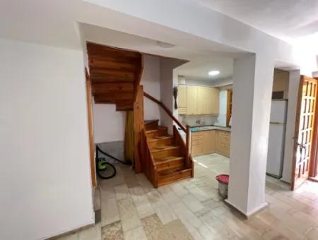 Seferihisar Ürkmezde Deniz Tarafınde Satılık 3+1 Villa