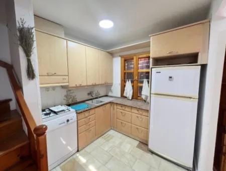 Seferihisar Ürkmezde Deniz Tarafınde Satılık 3+1 Villa