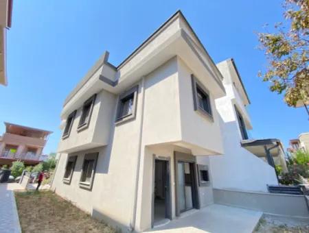 Seferihisar Doğanbey Bahçeli Denize 500Mt Satılık 2+1 Villa