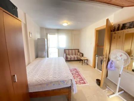 Seferihisar Doğanbeyde Yıldız Tur Sitesi Demize 50Mt Satılık 3+1 Villa