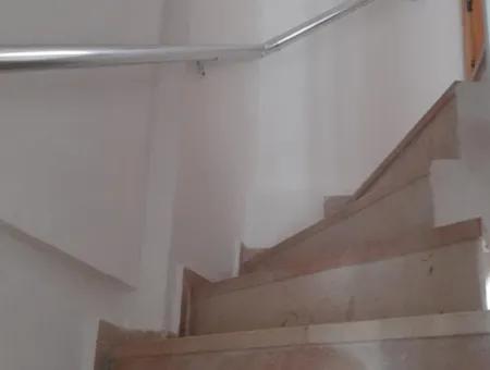 Seferihisar Doğanbeyde Yıldız Tur Sitesi Demize 50Mt Satılık 3+1 Villa