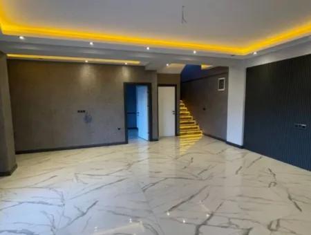 Satılık Havuzlu Geniş Bahçeli Müstakil 3+1 Villa