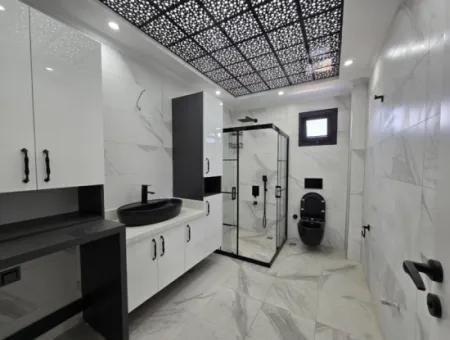 Satılık Havuzlu Geniş Bahçeli Müstakil 3+1 Villa