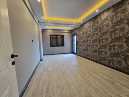 Satılık Havuzlu Geniş Bahçeli Müstakil 3+1 Villa