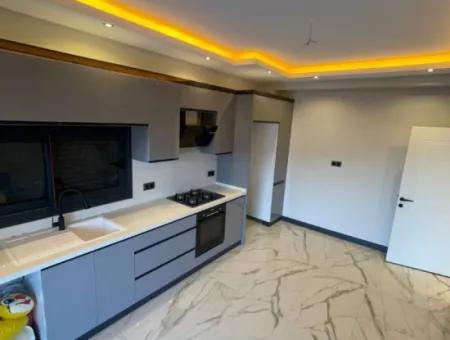 Satılık Havuzlu Geniş Bahçeli Müstakil 3+1 Villa