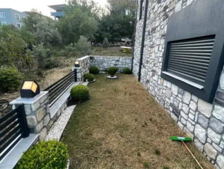 Satılık Havuzlu Geniş Bahçeli Müstakil 3+1 Villa