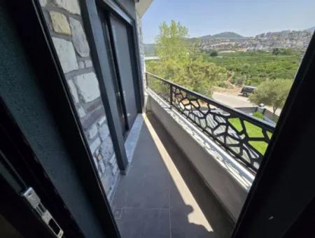 Satılık Havuzlu Geniş Bahçeli Müstakil 3+1 Villa