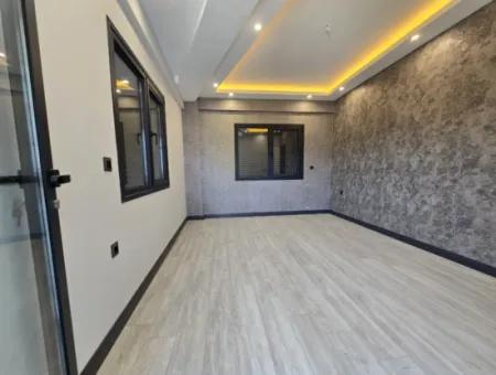 Satılık Havuzlu Geniş Bahçeli Müstakil 3+1 Villa