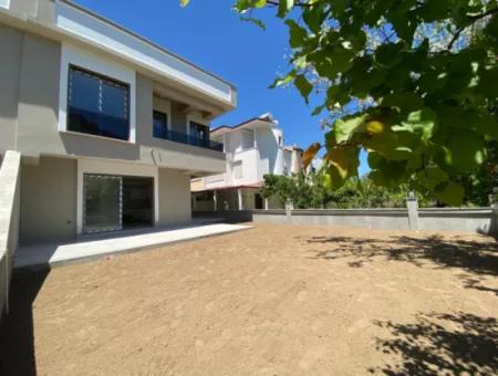 Özdere De Büyük Bahçeli Denize Yürüme Mesafesinde 3+1 Villa
