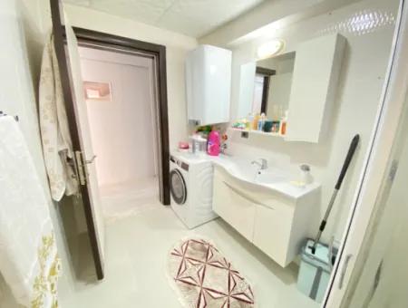 Seferihisar Ürkmez'de Otoparklı Ara Kat Denize 250Mt Satılık 2+1 Daire