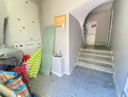 Seferihisar Ürkmez'de Otoparklı Ara Kat Denize 250Mt Satılık 2+1 Daire