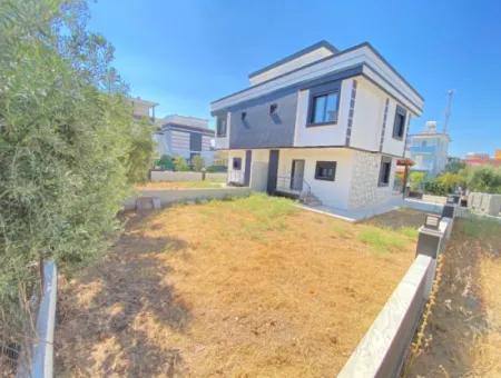 Seferihisar Doğanbey De Köşe Villa Denize 750Mt Satılık 3+1