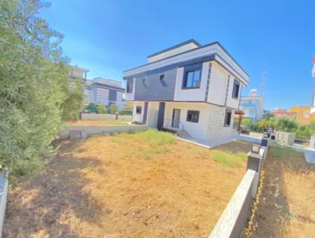 Seferihisar Doğanbey De Köşe Villa Denize 750Mt Satılık 3+1