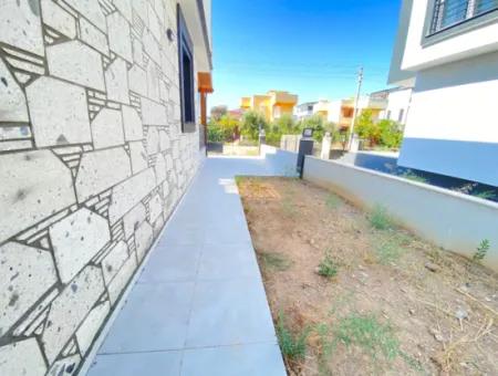 Seferihisar Doğanbey De Köşe Villa Denize 750Mt Satılık 3+1
