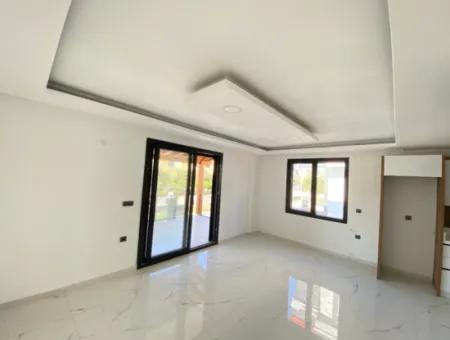 Seferihisar Doğanbey De Köşe Villa Denize 750Mt Satılık 3+1