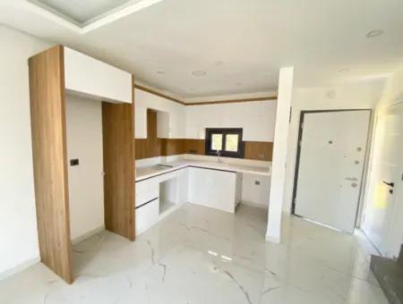 Seferihisar Doğanbey De Köşe Villa Denize 750Mt Satılık 3+1
