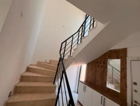 Seferihisar Doğanbey De Yerden Istmal Salon Mutfak Ayrı Satılık 3+1 Villa