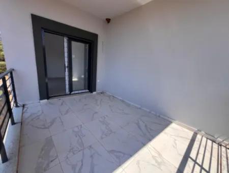Seferihisar Doğanbey De Yerden Istmal Salon Mutfak Ayrı Satılık 3+1 Villa