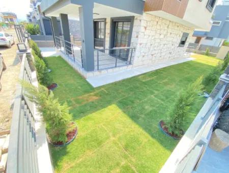Seferihisar Doğanbeyde Tek Mustakil Havuzlu Satılık 3+1 Villa