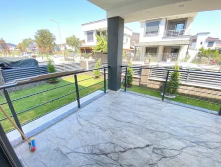 Seferihisar Doğanbeyde Tek Mustakil Havuzlu Satılık 3+1 Villa