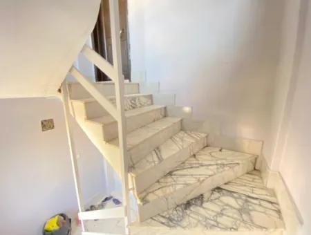 Seferihisar Ürkmez De Çarşı Merkezinde Denize 350Mt Satılık 3+1 Daire