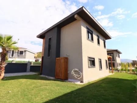 Seferihisar Doğanbey De Tek Müstakil Site İçerisinde Satılık 3+1 Villa