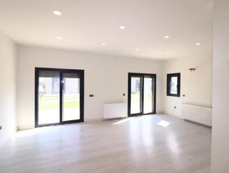 Seferihisar Doğanbey De Tek Müstakil Site İçerisinde Satılık 3+1 Villa