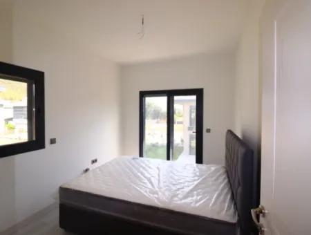 Seferihisar Doğanbey De Tek Müstakil Site İçerisinde Satılık 3+1 Villa