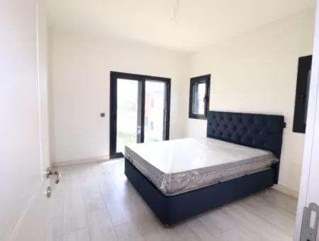 Seferihisar Doğanbey De Tek Müstakil Site İçerisinde Satılık 3+1 Villa