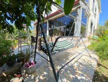 Ürkmez De Lokasyonu Merkezi Konumda Lüks Deniz 400Mt Satılık 3+1 Dublex Daire