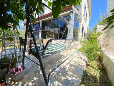Ürkmez De Lokasyonu Merkezi Konumda Lüks Deniz 400Mt Satılık 3+1 Dublex Daire