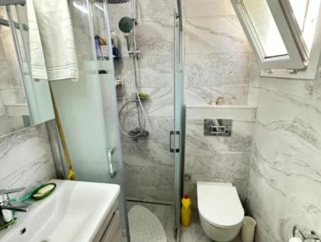 Ürkmezde Siterisinde Havuzlu Deniz Tarafında Eşyalı Bakımlı Satılık 3+1 Villa