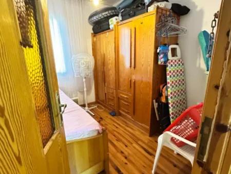 Ürkmezde Siterisinde Havuzlu Deniz Tarafında Eşyalı Bakımlı Satılık 3+1 Villa