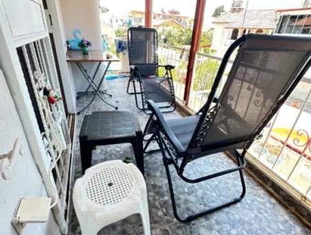 Ürkmezde Siterisinde Havuzlu Deniz Tarafında Eşyalı Bakımlı Satılık 3+1 Villa