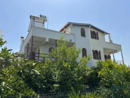 Ürkmezde Siterisinde Havuzlu Denize 400Mt Satılık 4+1 Villa