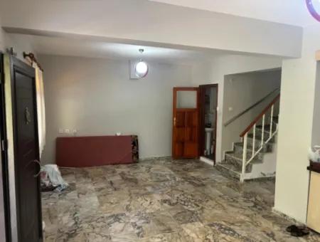 Ürkmezde Siterisinde Havuzlu Denize 400Mt Satılık 4+1 Villa