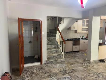 Ürkmezde Siterisinde Havuzlu Denize 400Mt Satılık 4+1 Villa
