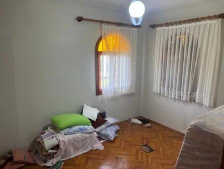 Ürkmezde Siterisinde Havuzlu Denize 400Mt Satılık 4+1 Villa