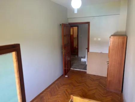 Ürkmezde Siterisinde Havuzlu Denize 400Mt Satılık 4+1 Villa