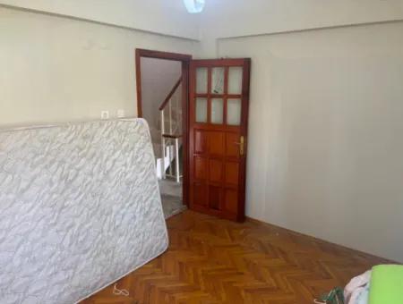 Ürkmezde Siterisinde Havuzlu Denize 400Mt Satılık 4+1 Villa