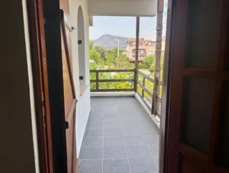 Ürkmezde Siterisinde Havuzlu Denize 400Mt Satılık 4+1 Villa
