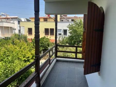Ürkmezde Siterisinde Havuzlu Denize 400Mt Satılık 4+1 Villa
